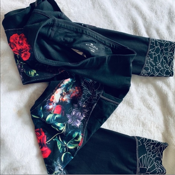 Athleta Black Orchid Relay 2.0 Capri Leggings - Picture 8 of 8